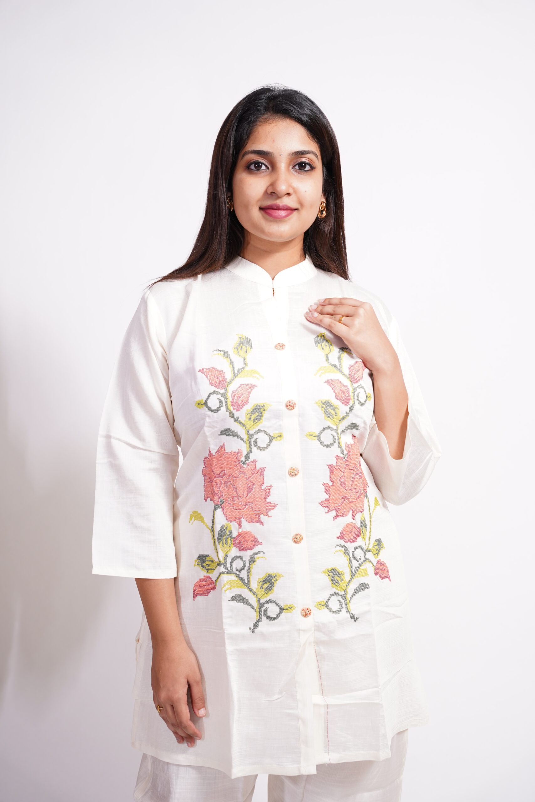 Elegant White Kurti Set 2 Elegant White Kurti Full-Hand Set