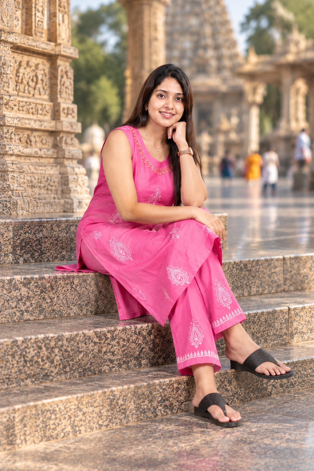 Alluring Pink Hand print Indo-Western set - Image 5